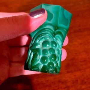 Authentic very rare real emerald 4 shoot pieces , antique must have . Antique!